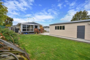 Charming Backyard Sleepout, Mosgiel